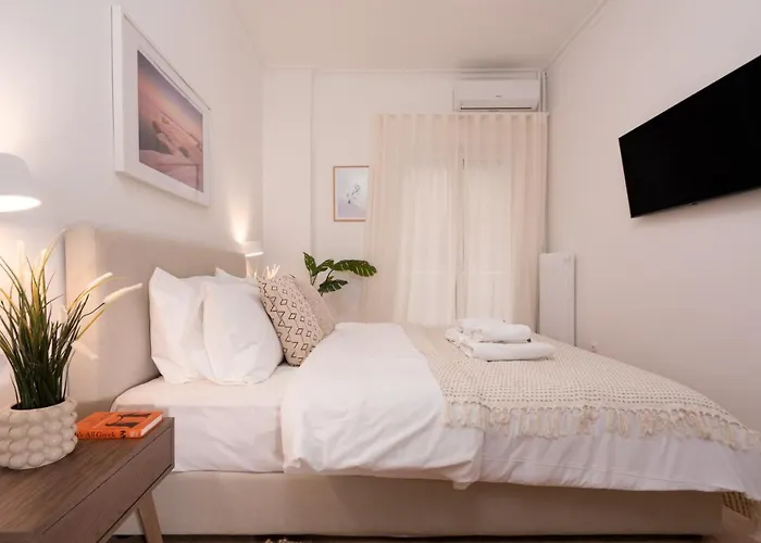 Unique 2 Bedrooms Apartment, Steps To Plaka And City Center