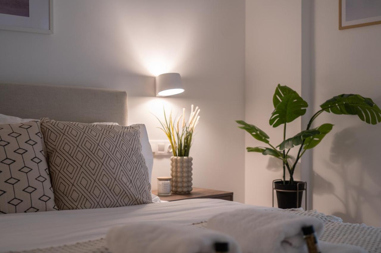 Unique 2 Bedrooms Apartment, Steps To Plaka And Center
