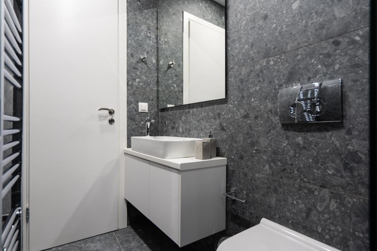 Apartment Unique 2 Bedrooms Apartment, Steps To Plaka And Center Athen